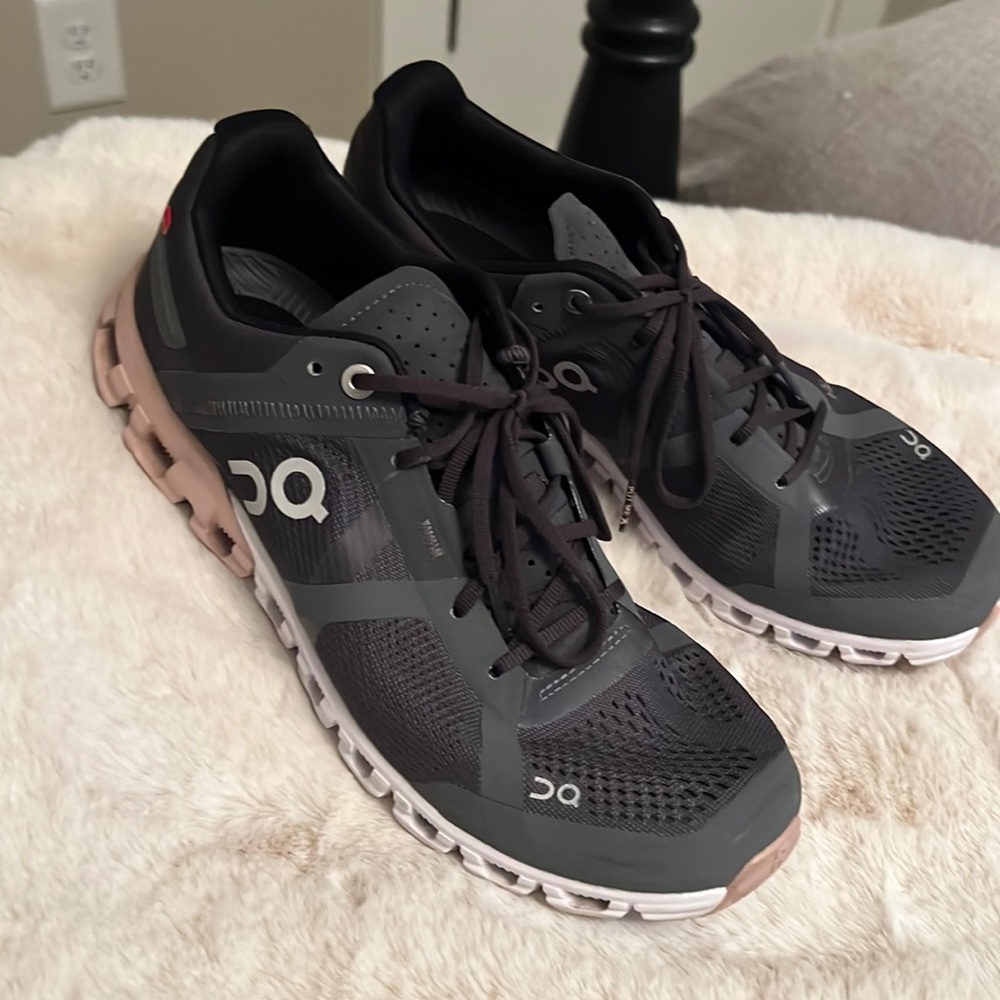 on cloud tennis shoes